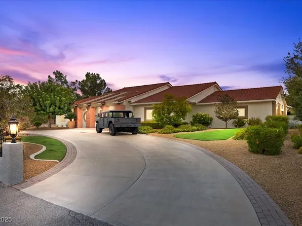 8180 W Red Coach Ave, Las Vegas, NV 89129