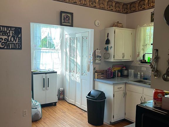 5th image of 1379 Vallaris St W