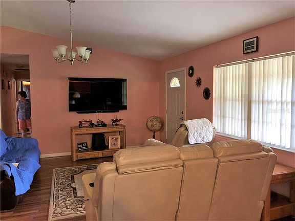 5th image of 19153 Duncan Ct