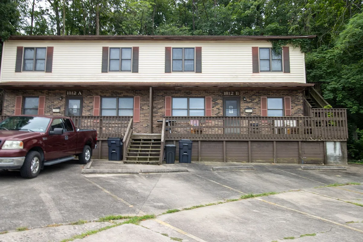 Building Photo - 1813 Sunrise Dr