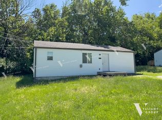 3222 N Howard Ave, Springfield, MO 65803