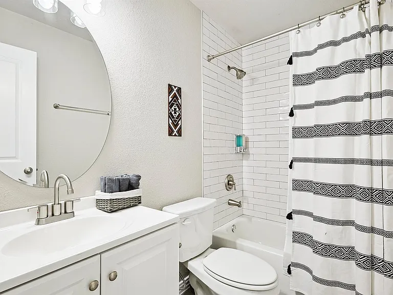 915 Santa Fe Dr — Photo 23