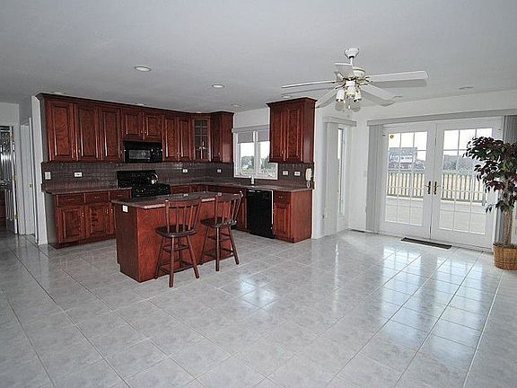 3rd image of 16048 S Leach Dr