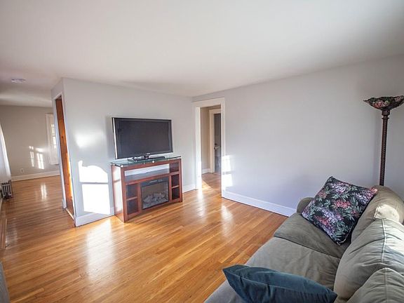 2nd image of 536 Pleasant St
