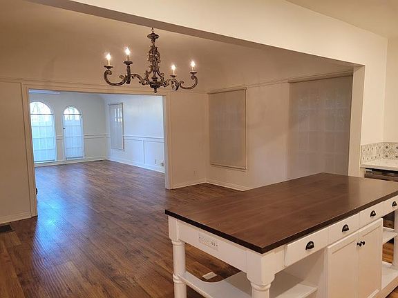 4th image of 1152 N Gardner St