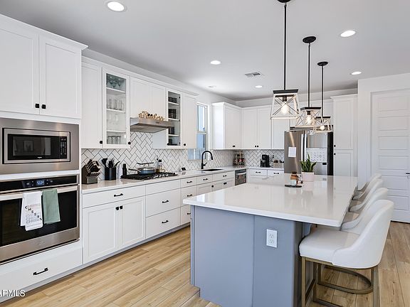 5th image of 23053 E EXCELSIOR Avenue
