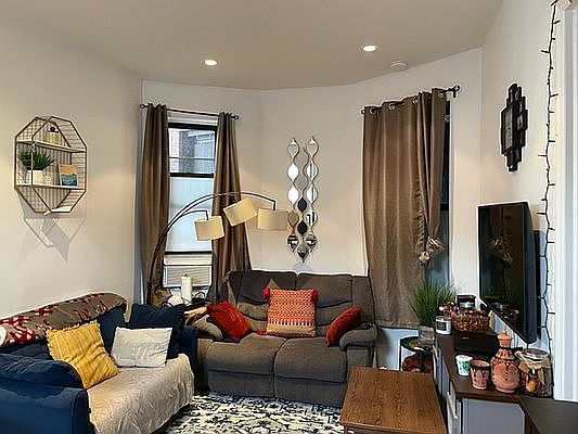 3rd image of 3011 14th St APT 2