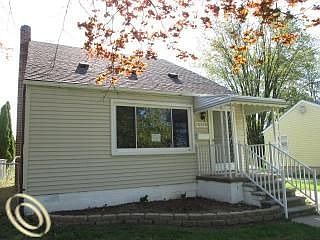 3rd image of 15370 Lola Dr