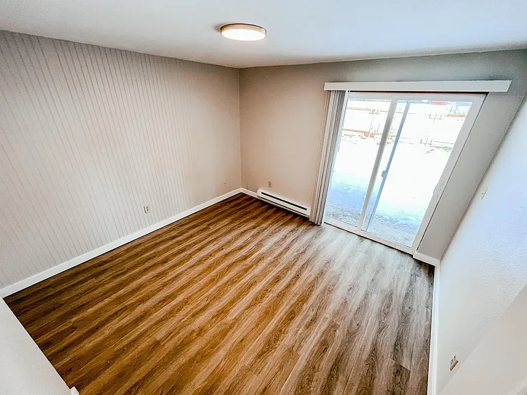 Highland Apartments - 12233-3 — Photo 10