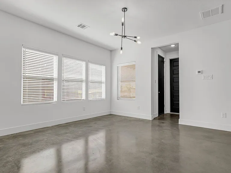 3013 Alpha Wolf Ct — Photo 24