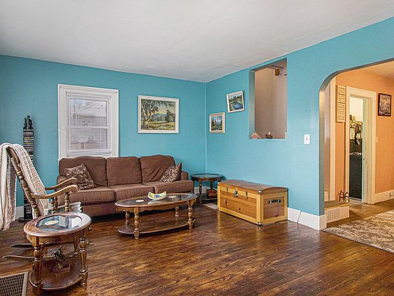 4th image of 29 Lathrop Ave