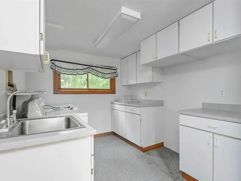 Cole Rd — Photo 17