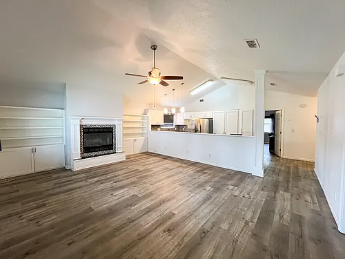 359 Mercedes Ave Photo 1