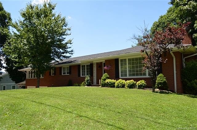 1st image of 165 Oak Park Dr