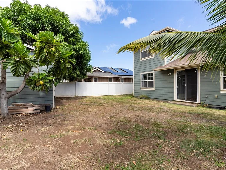 650 Komo Ohia St — Photo 47