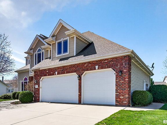 3rd image of 709 Marcus Ct