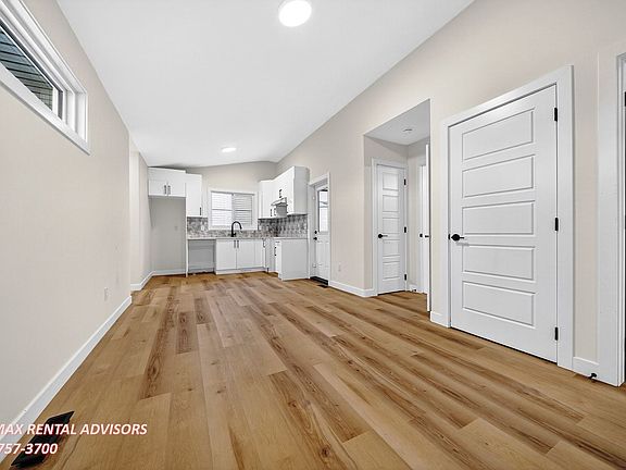 4th image of 12421G 112th Ave NW