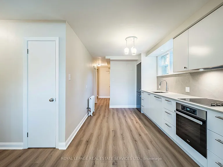 40 Emerald Cres #1 — Photo 9