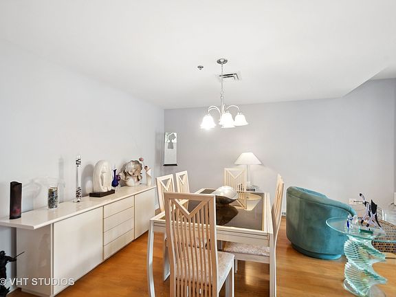 5th image of 250 E Pearson St APT 1207