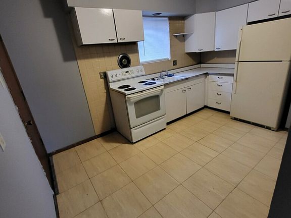 2nd image of 6144 W Florissant Ave APT B