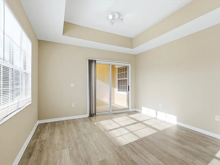 1015 Villagio Cir #202 — Photo 6