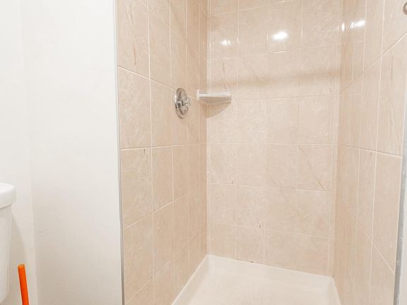 4th image of 1709 Dogwood Dr