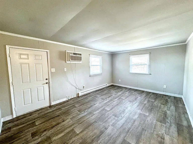 Huntwood Apartments — Photo 16