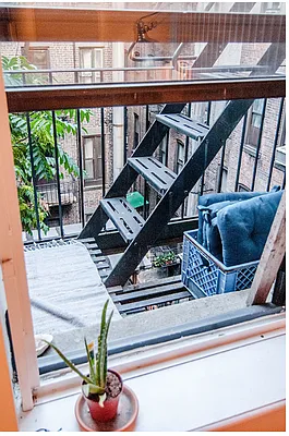 Rented by New York Realty | media 10