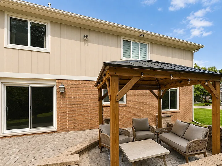 24299 Lynwood Dr — Photo 9