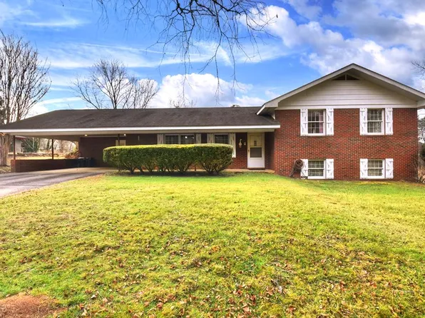 330 Colonial Ave, Copperhill, TN 37317