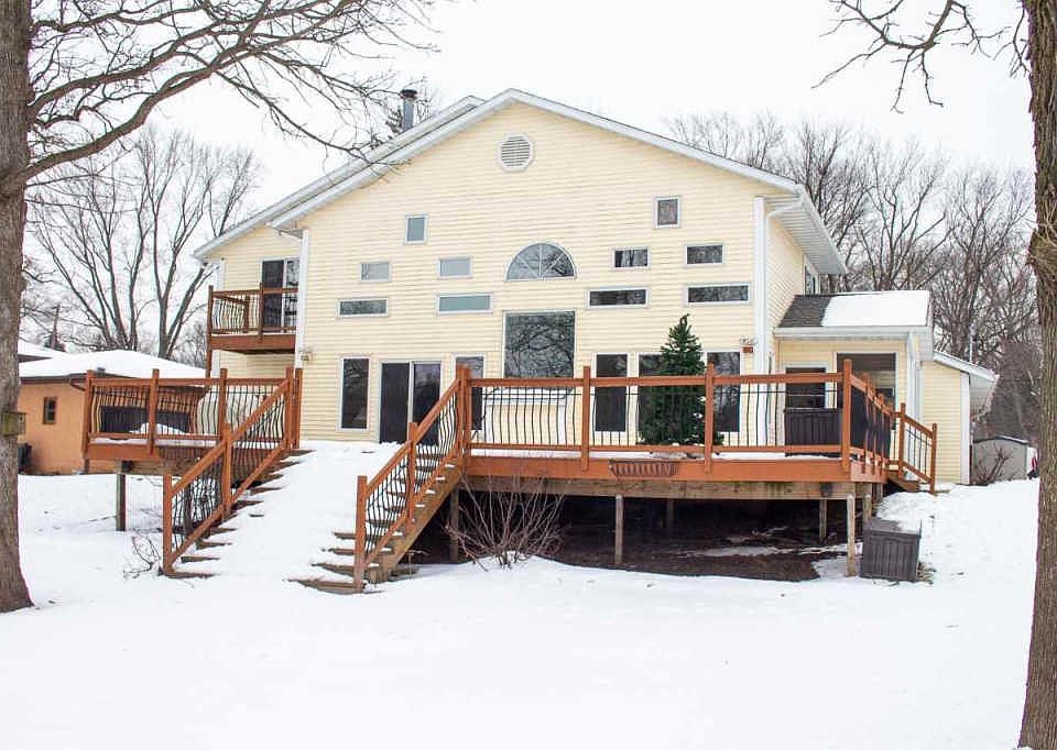 1st image of 9936 Queen Oaks Dr
