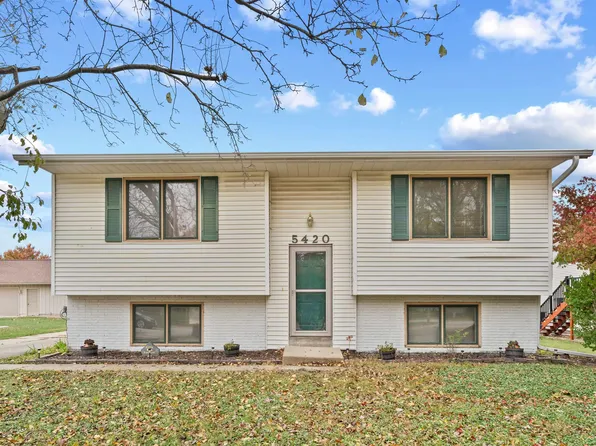 5420 Fjord Dr, Cedar Falls, IA 50613