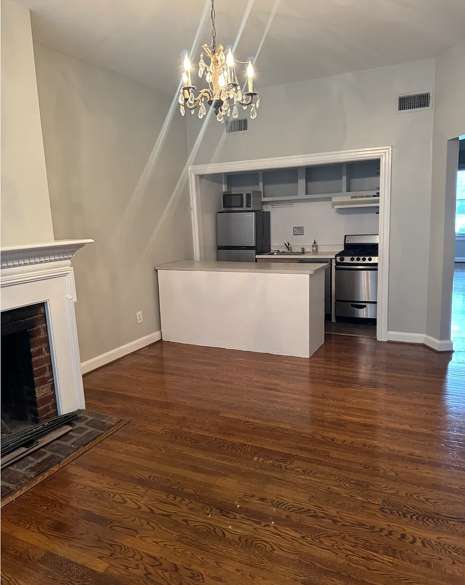 1 bed, 1000 sqft, $2,200 — Photo 3