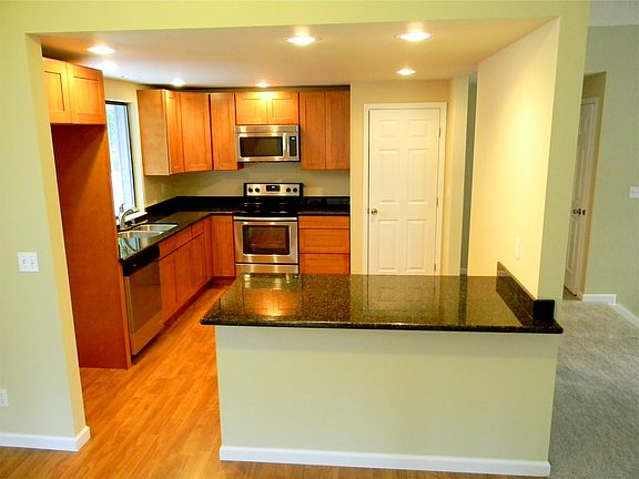 3rd image of 5456 Pineridge Dr NE