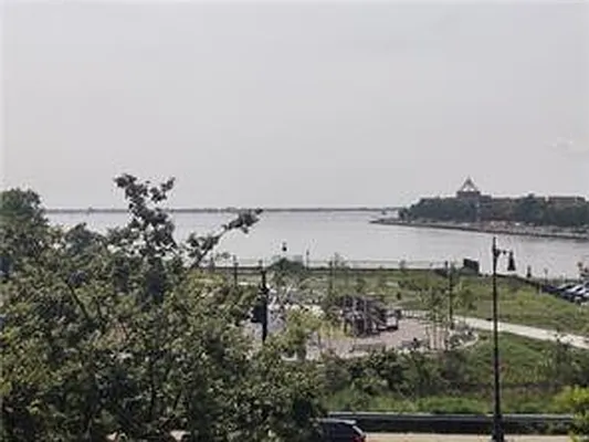 Sold by Maximillion Realty, Inc. | media 29