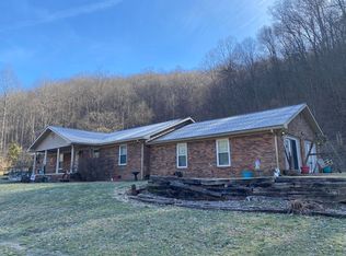 292 Houston Broughton Rd, Flat Lick, KY 40935
