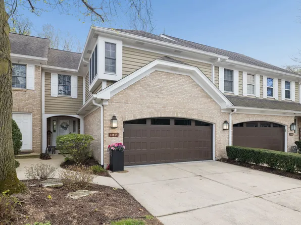 11133 Indian Woods Dr, La Grange, IL 60525