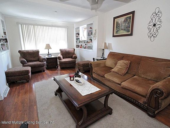 2nd image of 116 Bedell Ave