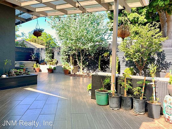 4th image of 11914 Ocean Park Blvd #B