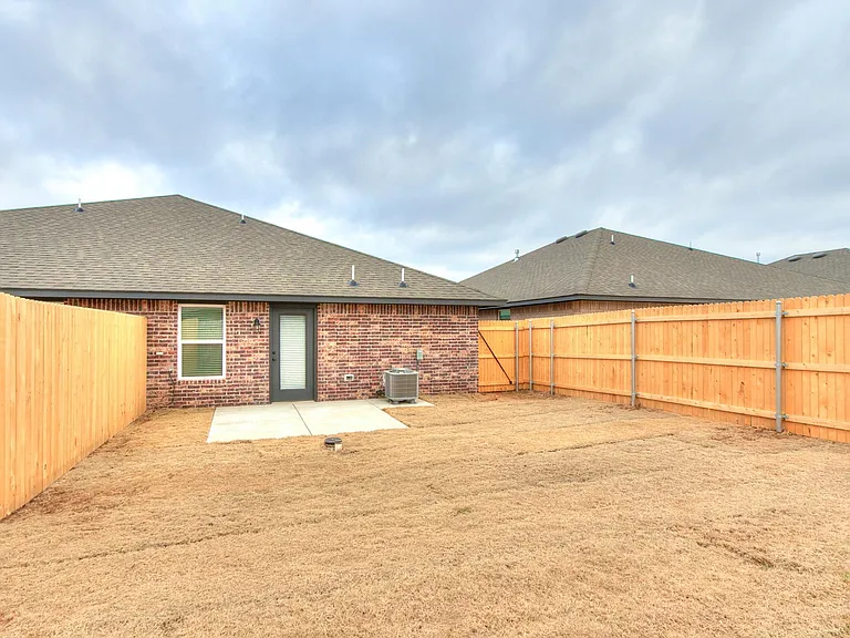 930 Chase Ln — Photo 35