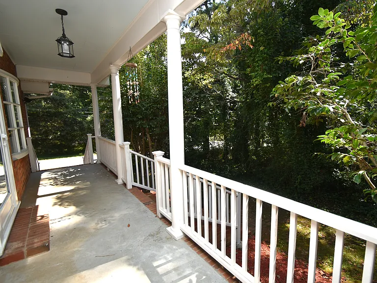 1800 Kirkwood Dr — Photo 8