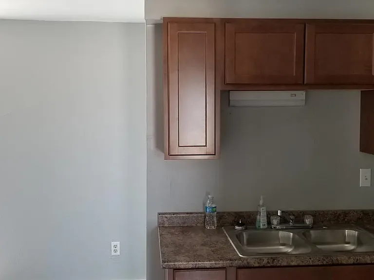 7 Trumbull St #6 — Photo 1