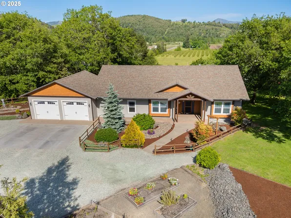 263 NE Brosi Orchard Rd, Winston, OR 97496
