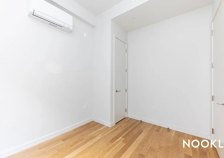 45-57 Davis St #917 — Photo 17
