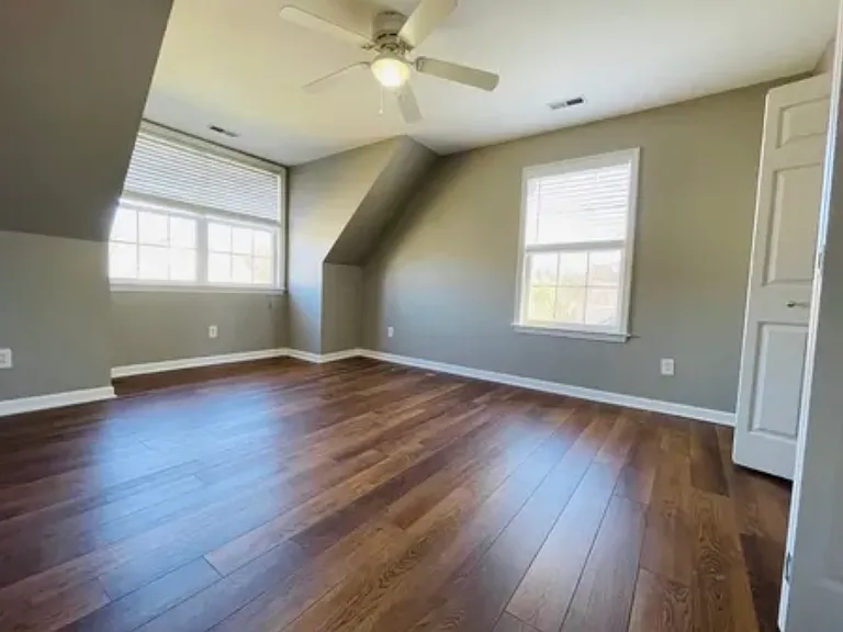 1107 McDonough Cir — Photo 5
