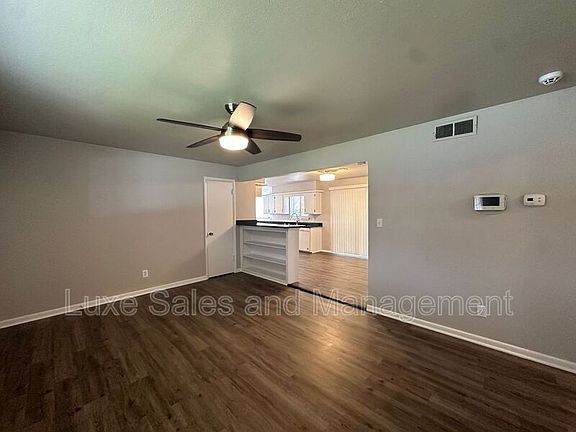 4th image of 407 W Fairchild Dr