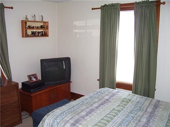3rd image of 95 Gorton Ave
