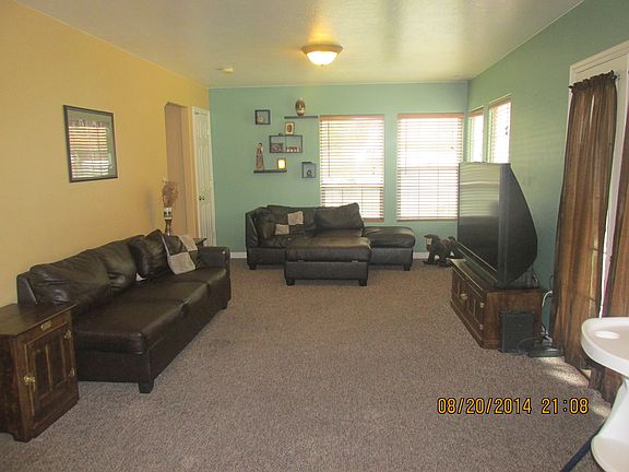 4th image of 405 N 300th St W