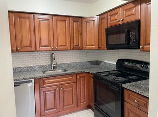 847 Garrett Ln APT B1, Springfield, PA 19064