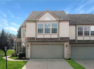 1250 N Yorkshire Dr, Broadview Heights, OH